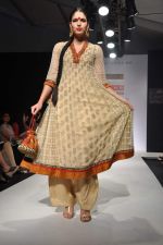 Model walk the ramp for Talent Box Swati Jain and Rivaayat show at Lakme Fashion Week Day 3 on 5th Aug 2012 (64).JPG